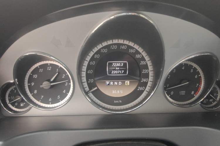 Used Mercedes-Benz E-Class 2011 E 260 CGI Coupe Instrument Cluster