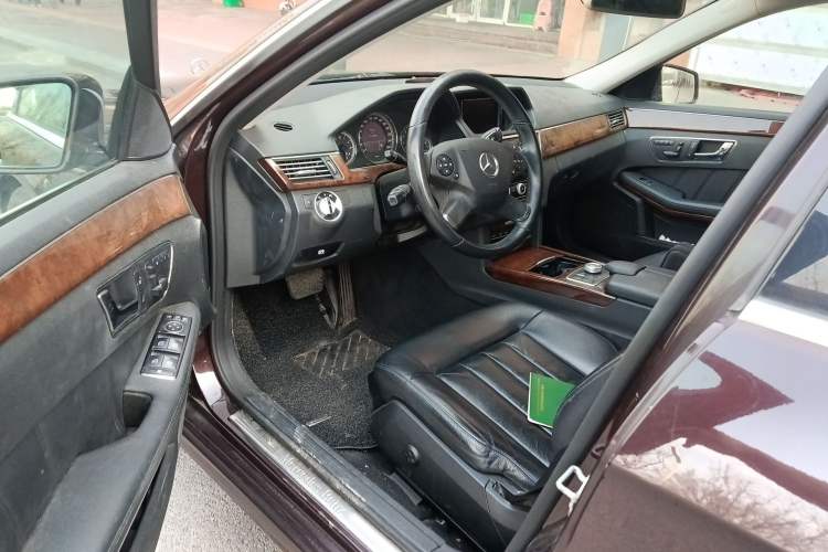 Used Mercedes-Benz E-Class 2011 E 300 L Elegant Model Interior 3