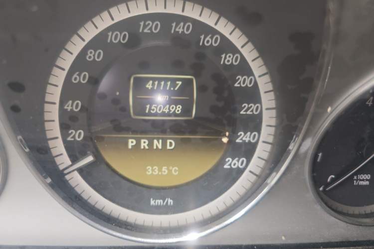 Used Mercedes-Benz E-Class 2011 E 260 CGI Coupe Odometer Close Up