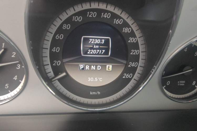 Used Mercedes-Benz E-Class 2011 E 260 CGI Coupe Odometer Close Up