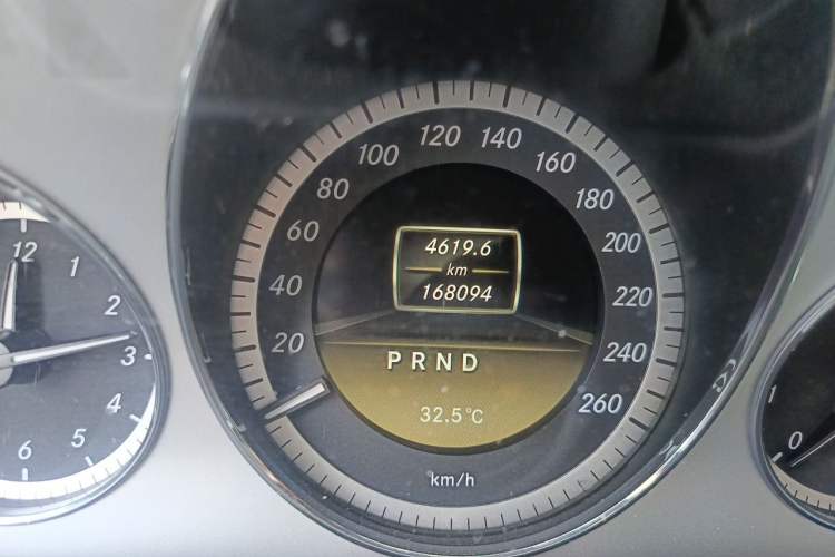 Used Mercedes-Benz E-Class 2011 E 260 CGI Coupe Odometer Close Up