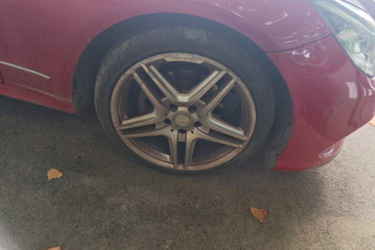 Used Mercedes-Benz E-Class 2011 E 260 CGI Coupe Right Front Wheel Hub