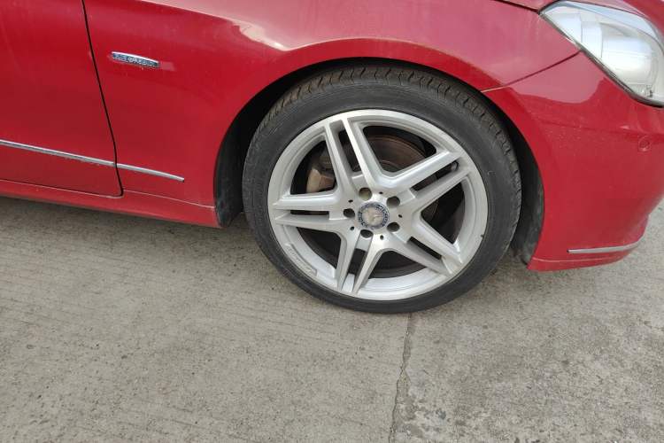 Used Mercedes-Benz E-Class 2011 E 260 CGI Coupe Right Front Wheel Hub