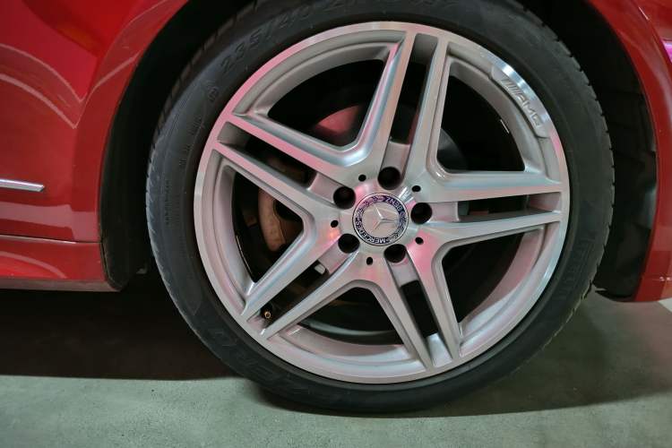 Used Mercedes-Benz E-Class 2011 E 260 CGI Coupe Right Front Wheel Hub