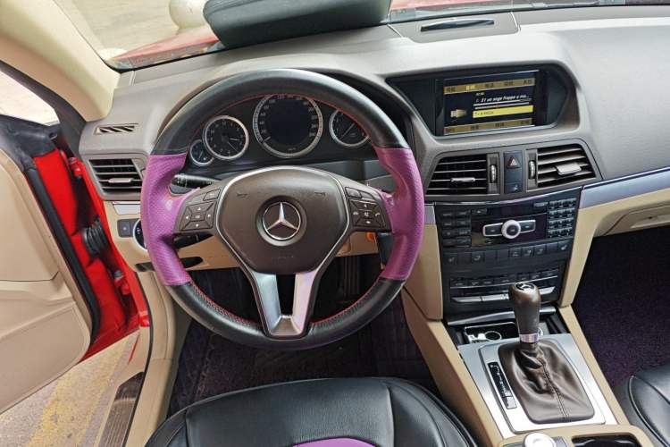 Used Mercedes-Benz E-Class 2011 E 260 CGI Convertible Edition Steering Wheel