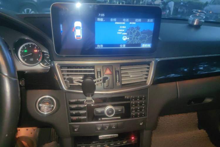 Used Mercedes-Benz E-Class 2011 E 260 L CGI Fashion Model Audio And AC Panel