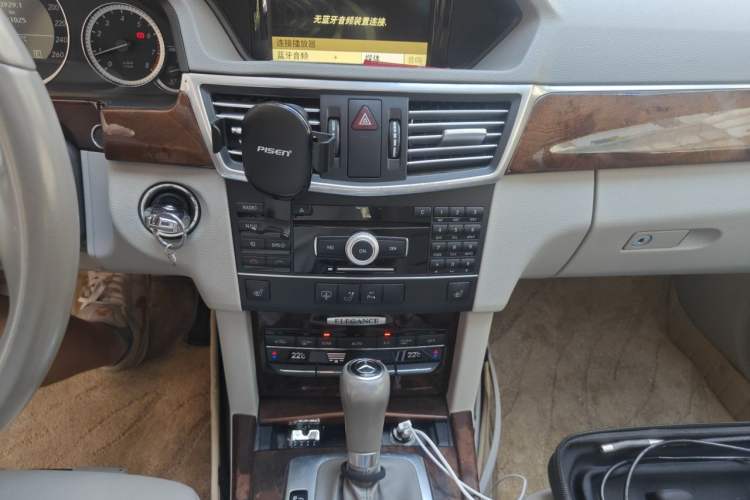 Used Mercedes-Benz E-Class 2011 E 200 L CGI Elegant Model Audio And AC Panel