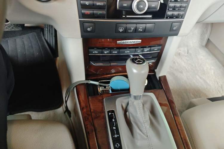 Used Mercedes-Benz E-Class 2011 E 200 L CGI Elegant Model Audio And AC Panel