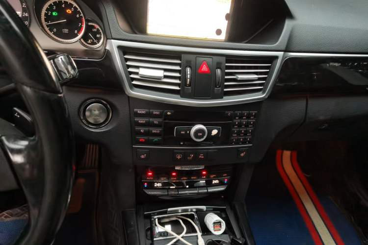 Used Mercedes-Benz E-Class 2011 E 300 L Fashion Prestige Model Audio And AC Panel