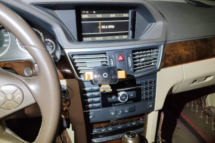 Used Mercedes-Benz E-Class 2011 E 200 L CGI Elegant Model Audio And AC Panel