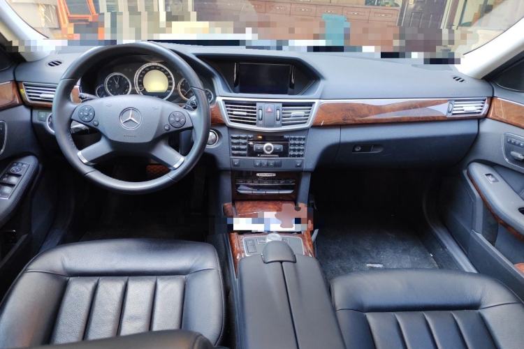 Used Mercedes-Benz E-Class 2011 E 300 L Elegant Model Center Console