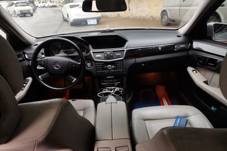 Used Mercedes-Benz E-Class 2011 E 300 L Fashion Prestige Model Center Console