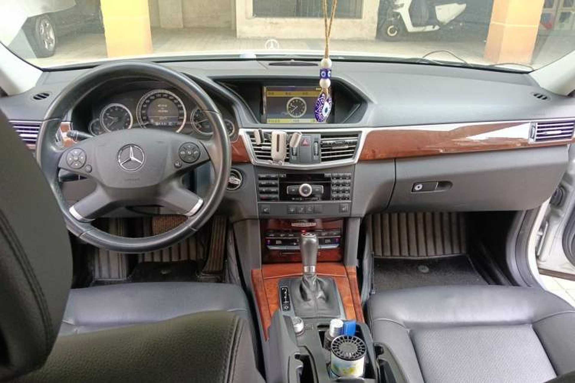 Used Mercedes-Benz E-Class 2011 E 200 L CGI Elegant Model Center Console