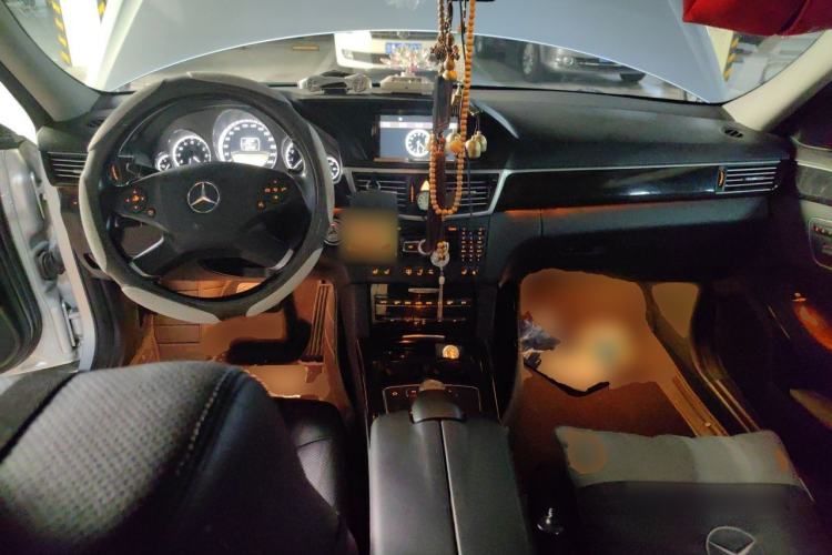 Used Mercedes-Benz E-Class 2011 E 300 L Fashion Prestige Model Center Console