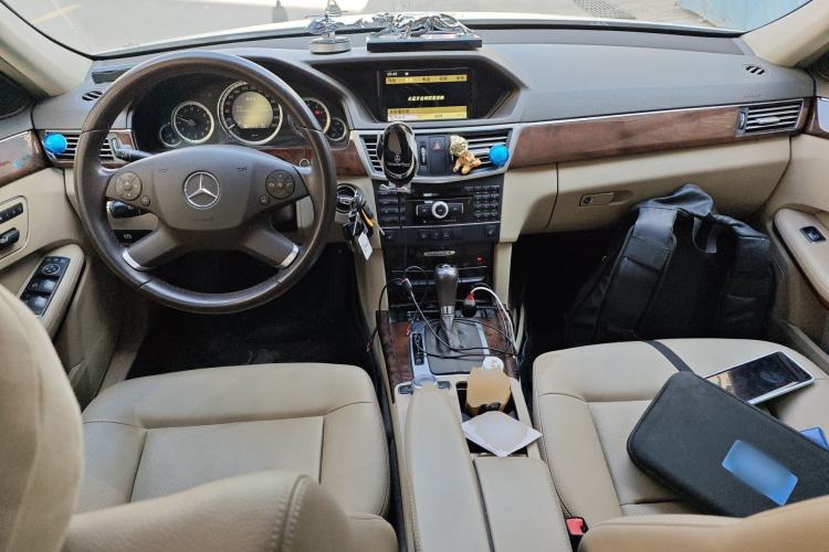 Used Mercedes-Benz E-Class 2011 E 200 L CGI Elegant Model Center Console