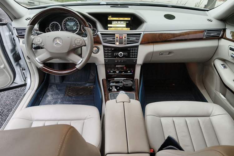 Used Mercedes-Benz E-Class 2011 E 300 L Elegant Model Center Console