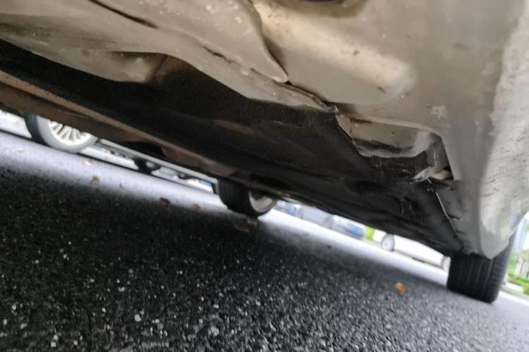 Used Mercedes-Benz E-Class 2011 E 300 L Elegant Model Chassis Front Left