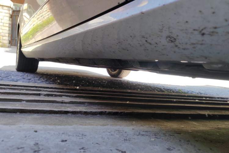 Used Mercedes-Benz E-Class 2011 E 300 L Elegant Model Chassis Front Right