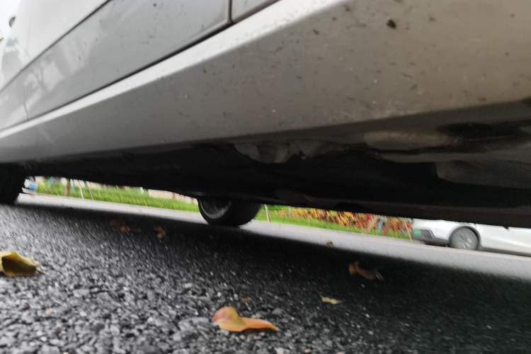 Used Mercedes-Benz E-Class 2011 E 300 L Elegant Model Chassis Front Right