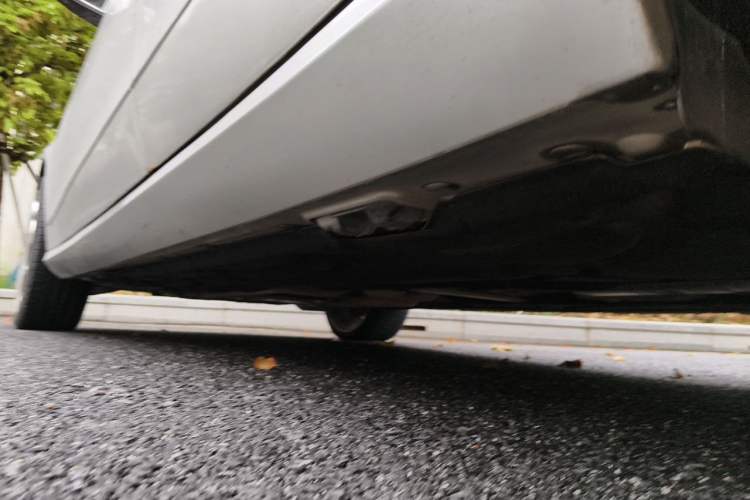 Used Mercedes-Benz E-Class 2011 E 300 L Elegant Model Chassis Rear Left