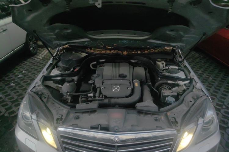 Used Mercedes-Benz E-Class 2011 E 260 L CGI Fashion Model Engine Bay