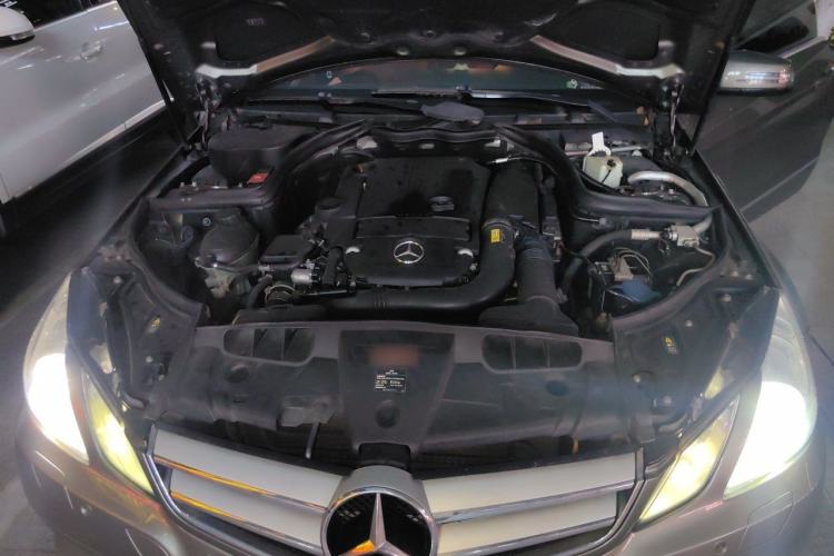 Used Mercedes-Benz E-Class 2011 E 260 CGI Coupe Engine Bay