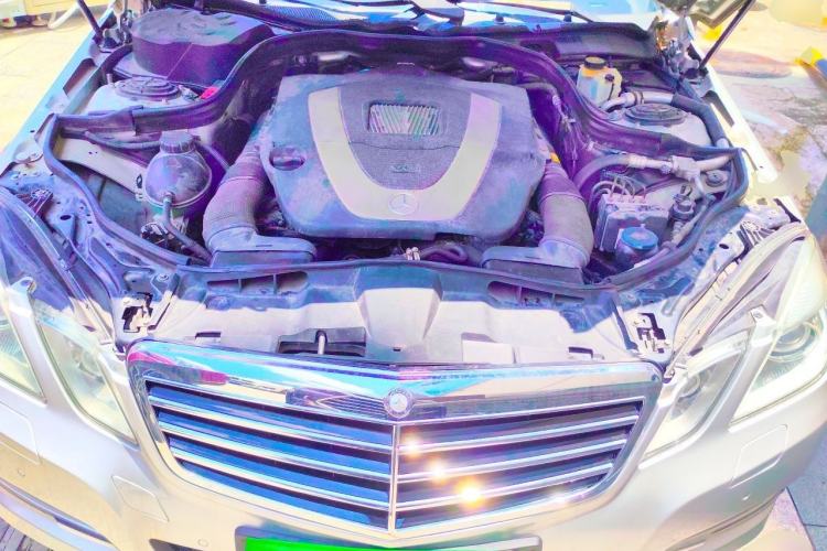Used Mercedes-Benz E-Class 2011 E 300 L Fashion Prestige Model Engine Bay