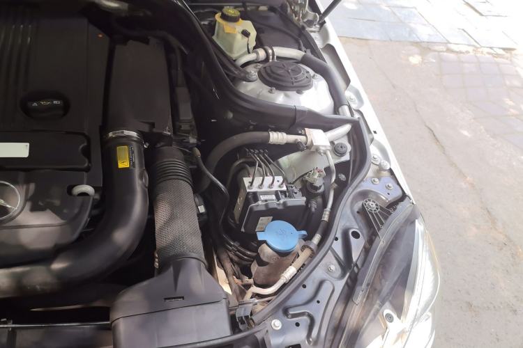 Used Mercedes-Benz E-Class 2011 E 260 L CGI Fashion Model Engine Bay Left