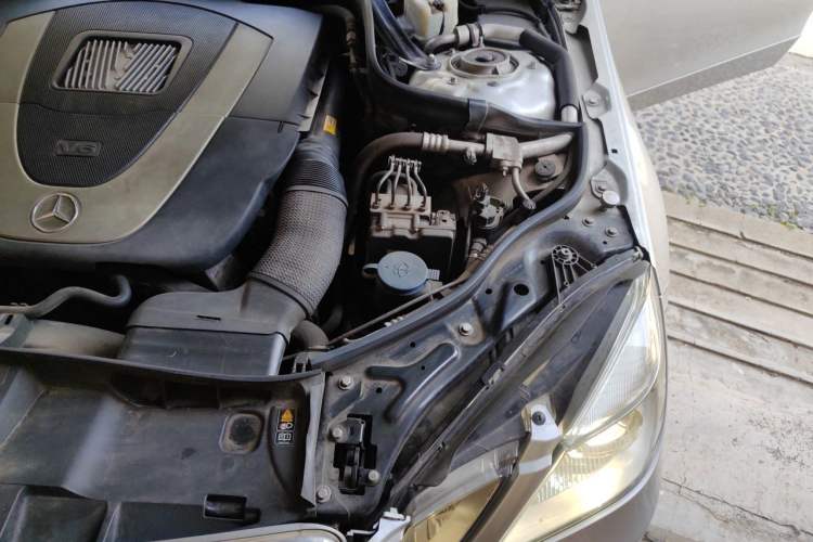 Used Mercedes-Benz E-Class 2011 E 300 L Elegant Model Engine Bay Left