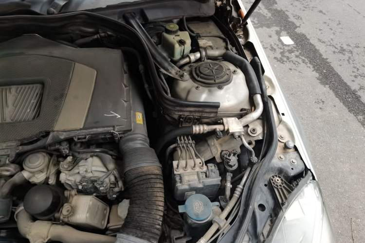 Used Mercedes-Benz E-Class 2011 E 300 L Fashion Prestige Model Engine Bay Left