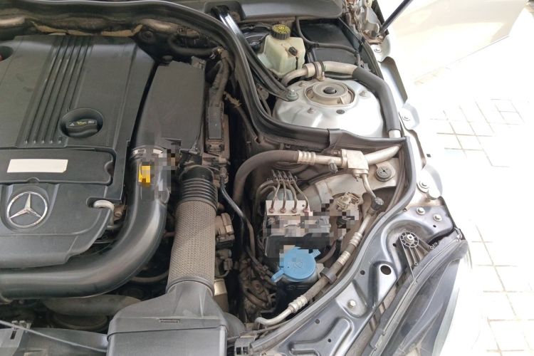 Used Mercedes-Benz E-Class 2011 E 200 L CGI Elegant Model Engine Bay Left