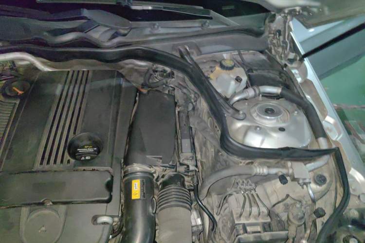 Used Mercedes-Benz E-Class 2011 E 260 L CGI Fashion Model Engine Bay Left