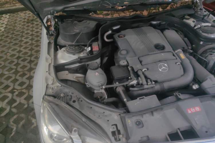 Used Mercedes-Benz E-Class 2011 E 260 L CGI Fashion Model Engine Bay Right