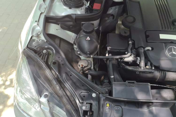 Used Mercedes-Benz E-Class 2011 E 260 L CGI Fashion Model Engine Bay Right