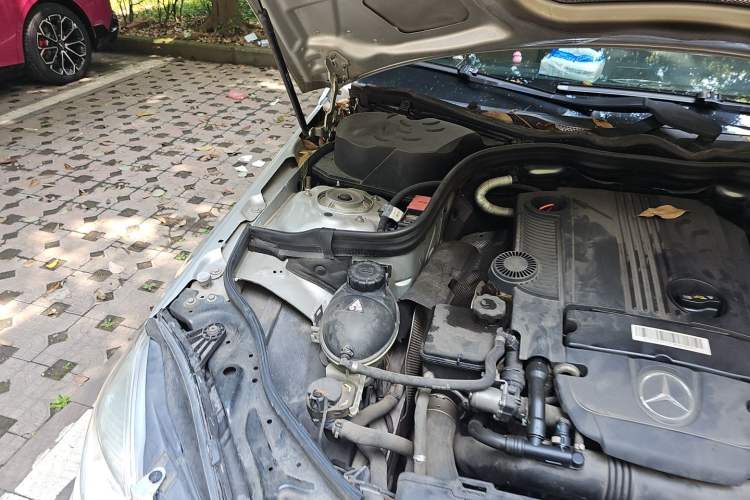 Used Mercedes-Benz E-Class 2011 E 260 L CGI Fashion Model Engine Bay Right