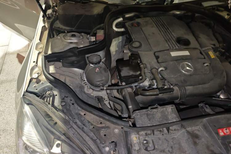 Used Mercedes-Benz E-Class 2011 E 200 L CGI Elegant Model Engine Bay Right