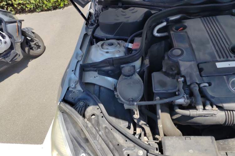 Used Mercedes-Benz E-Class 2011 E 200 L CGI Elegant Model Engine Bay Right
