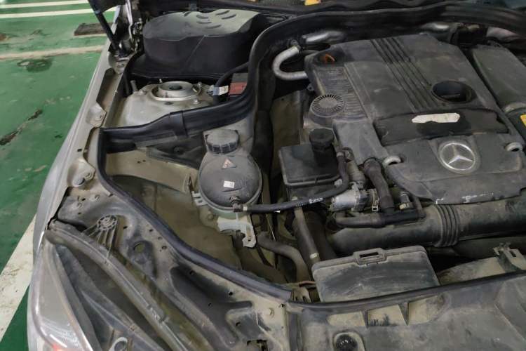 Used Mercedes-Benz E-Class 2011 E 260 L CGI Fashion Model Engine Bay Right