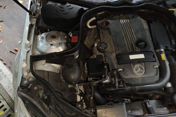Used Mercedes-Benz E-Class 2011 E 200 L CGI Elegant Model Engine Bay Right