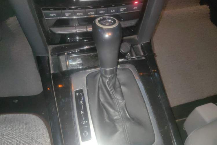 Used Mercedes-Benz E-Class 2011 E 260 L CGI Fashion Model Gear Lever