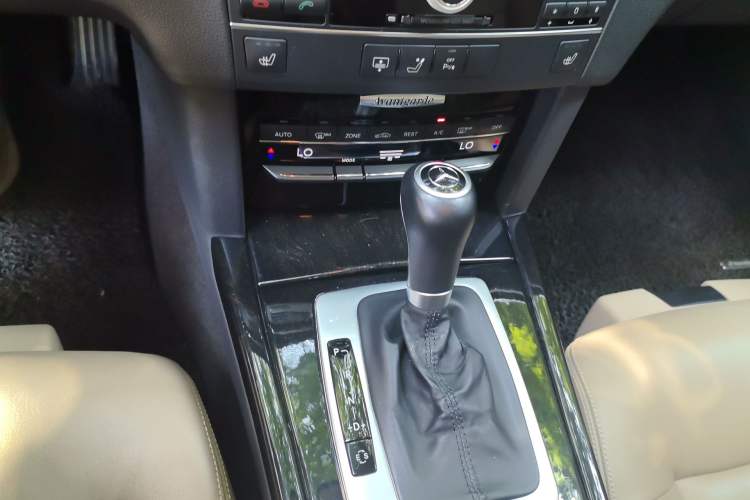 Used Mercedes-Benz E-Class 2011 E 260 L CGI Fashion Model Gear Lever