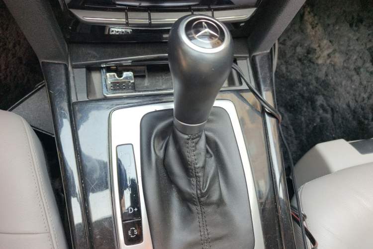 Used Mercedes-Benz E-Class 2011 E 260 L CGI Fashion Model Gear Lever
