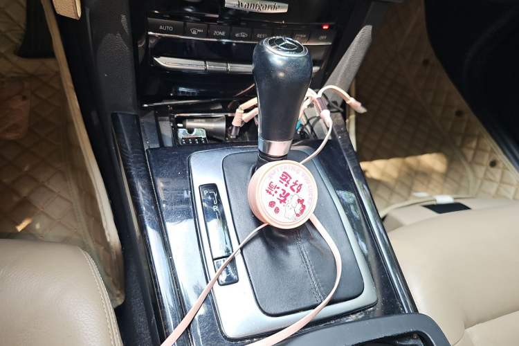 Used Mercedes-Benz E-Class 2011 E 260 L CGI Fashion Model Gear Lever