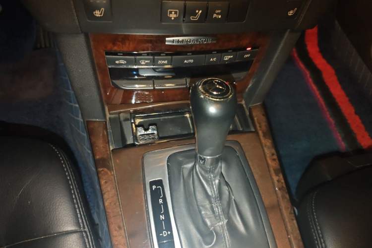 Used Mercedes-Benz E-Class 2011 E 200 L CGI Elegant Model Gear Lever