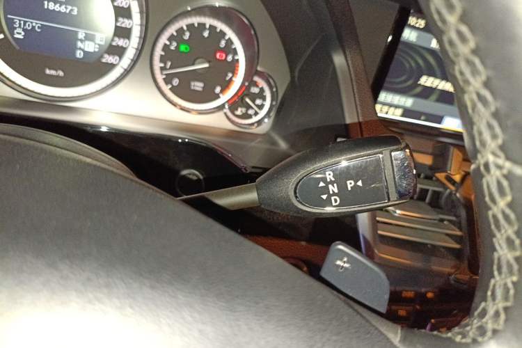 Used Mercedes-Benz E-Class 2011 E 300 L Fashion Prestige Model Gear Lever
