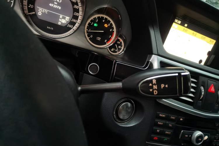 Used Mercedes-Benz E-Class 2011 E 300 L Fashion Prestige Model Gear Lever
