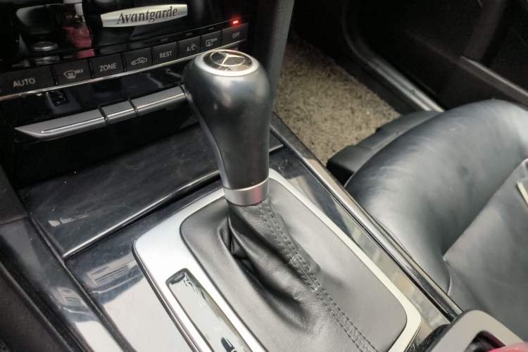 Used Mercedes-Benz E-Class 2011 E 260 L CGI Fashion Model Gear Lever
