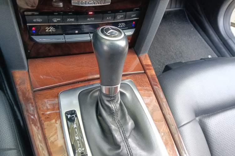 Used Mercedes-Benz E-Class 2011 E 200 L CGI Elegant Model Gear Lever