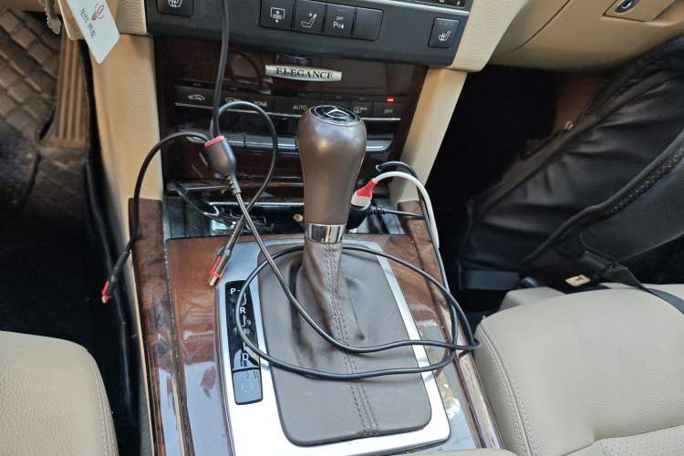 Used Mercedes-Benz E-Class 2011 E 200 L CGI Elegant Model Gear Lever
