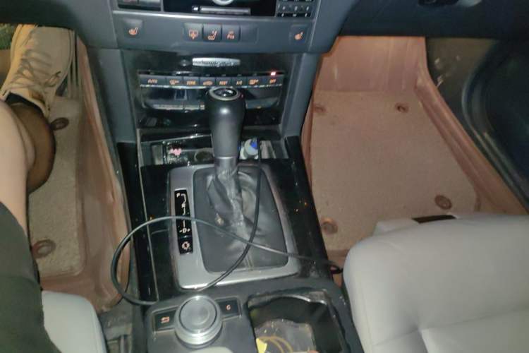 Used Mercedes-Benz E-Class 2011 E 260 L CGI Fashion Model Gear Lever